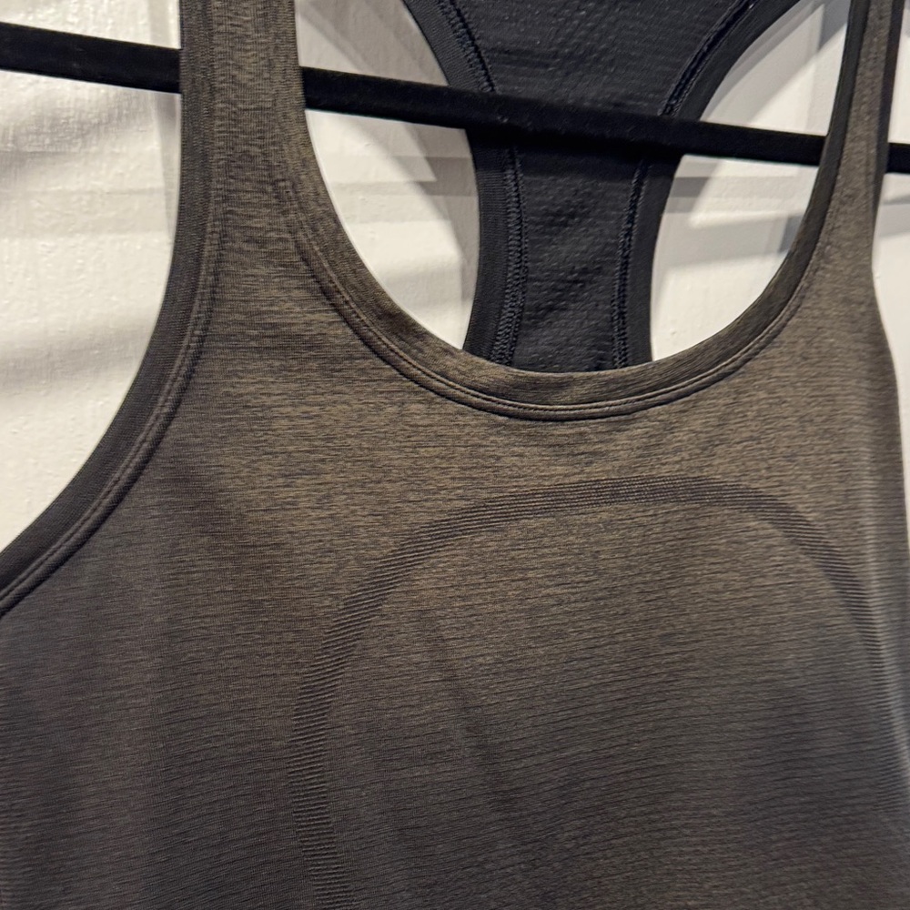 lululemon athletica Swiftly Tech Racerback   ~ Size 6 - Picture 5 of 5